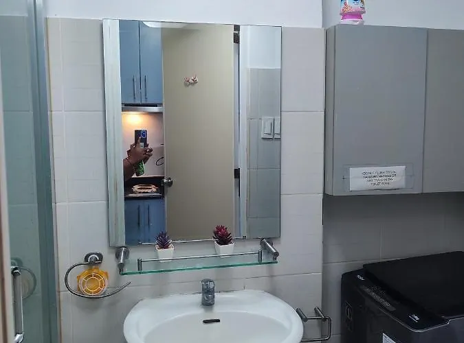Sea Residences Moa Complex - Ruffa's Condotel Apartment *