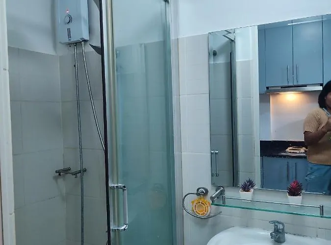 Sea Residences Moa Complex - Ruffa's Condotel *
