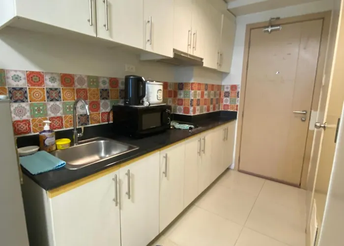 Sea Residences Moa Complex - Ruffa's Condotel Apartment Manila